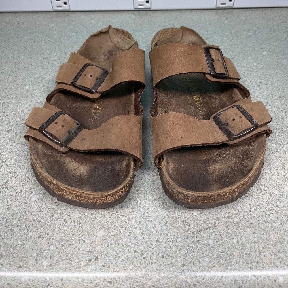 Birkenstock sandals tan suede with buckles